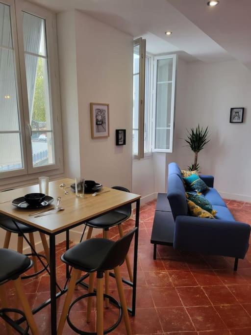Appartement De Charme Avec Tomettes Et Parquet Graulhet Eksteriør bilde